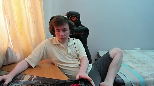 iliaskrislove online show from February 26, 2026, 6:46 am