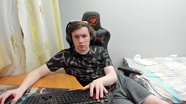 iliaskrislove online show from March 14, 2026, 7:31 pm