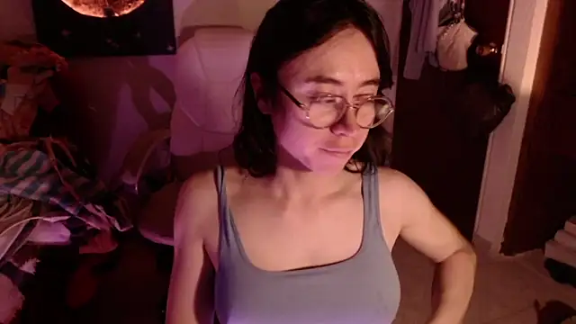 emily pearl  online show from December 19, 2025, 11:29 pm