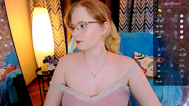 Aemilia  online show from November 30, 2025, 8:48 am