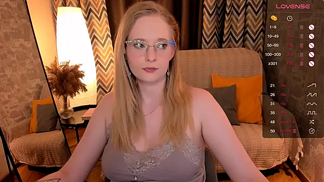 Aemilia  online show from October 6, 2025, 8:26 am