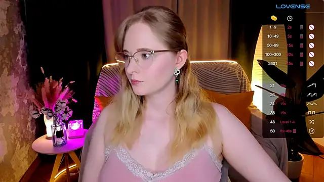 Snapshot of Aemilia_ chatting on February 11, 2026, 8:58 am Aemilia online show from February 11, 2026, 8:58 am