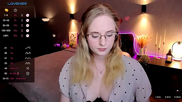 Snapshot of Aemilia_ chatting on February 12, 2026, 8:36 am Aemilia online show from February 12, 2026, 8:36 am