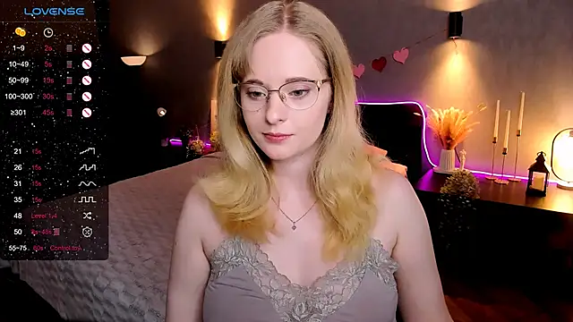 Snapshot of Aemilia_ chatting on February 24, 2026, 8:26 am Aemilia online show from February 24, 2026, 8:26 am