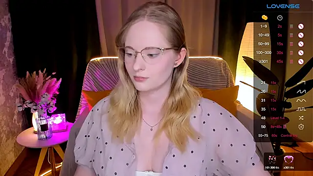 Snapshot of Aemilia_ chatting on February 21, 2026, 8:49 am Aemilia online show from February 21, 2026, 8:49 am