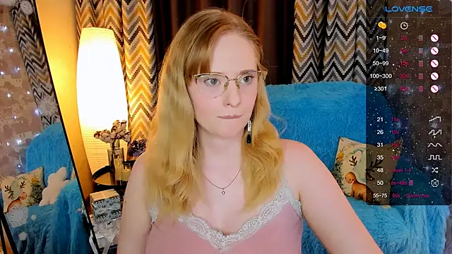 Snapshot of Aemilia_ chatting on December 17, 2025, 8:19 am Aemilia online show from December 17, 2025, 8:19 am