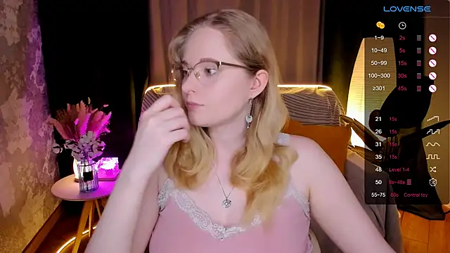 Snapshot of Aemilia_ chatting on February 26, 2026, 7:41 am Aemilia online show from February 26, 2026, 7:41 am