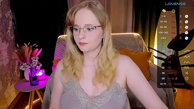 Snapshot of Aemilia_ chatting on January 15, 2026, 8:51 am Aemilia online show from January 15, 2026, 8:51 am