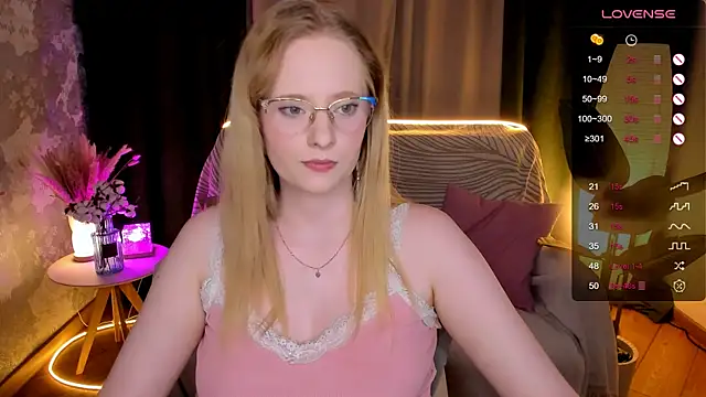 Aemilia  online show from October 15, 2025, 8:33 am