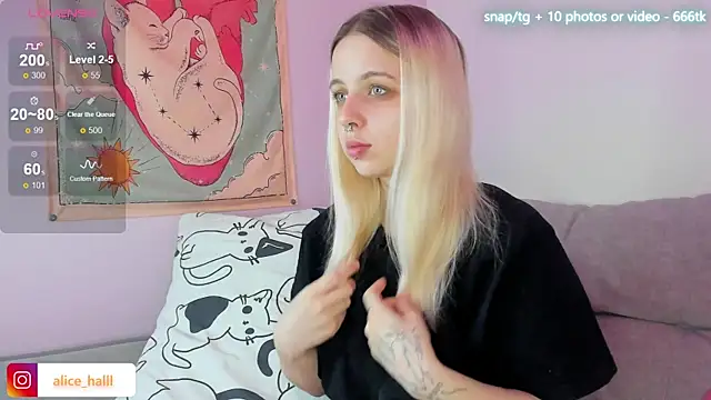 Snapshot of Alice_Halle chatting on March 5, 2025, 1:10 am Alice Halle online show from March 5, 2025, 1:10 am