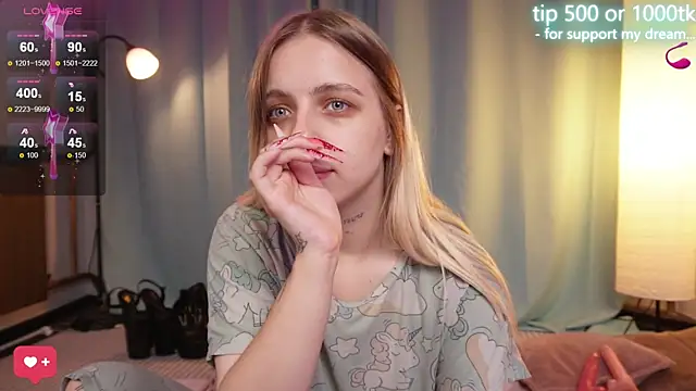 Snapshot of Alice_Halle chatting on September 11, 2025, 8:14 am Alice Halle online show from September 11, 2025, 8:14 am