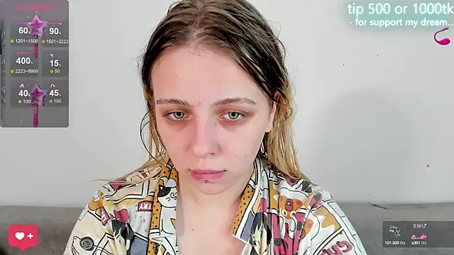 Snapshot of Alice_Halle chatting on September 14, 2025, 4:40 pm Alice Halle online show from September 14, 2025, 4:40 pm