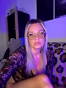 SpicyVicky online show from March 27, 2026, 5:38 am