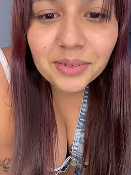 Snapshot of MiaTorres-1 chatting on February 7, 2025, 3:45 am MiaTorres-1 online show from February 7, 2025, 3:45 am