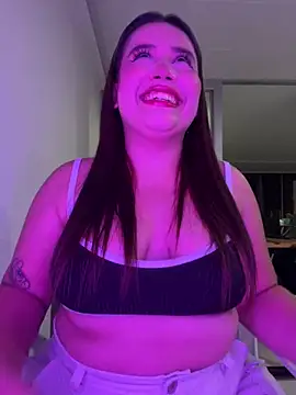 Snapshot of MiaTorres-1 chatting on February 9, 2025, 1:11 am MiaTorres-1 online show from February 9, 2025, 1:11 am