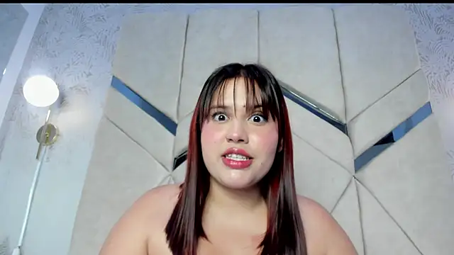 Snapshot of MiaTorres-1 chatting on February 12, 2025, 11:41 pm MiaTorres-1 online show from February 12, 2025, 11:41 pm