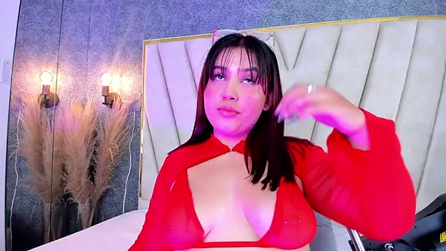 Snapshot of MiaTorres-1 chatting on February 14, 2025, 1:56 am MiaTorres-1 online show from February 14, 2025, 1:56 am