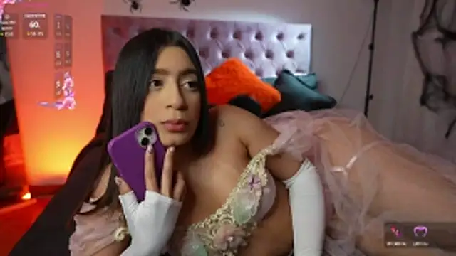 Snapshot of samantha_evans2 chatting on October 29, 2025, 12:31 am samantha evans2 online show from October 29, 2025, 12:31 am