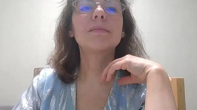 Snapshot of HollyJewel chatting on March 27, 2026, 4:52 pm HollyJewel online show from March 27, 2026, 4:52 pm