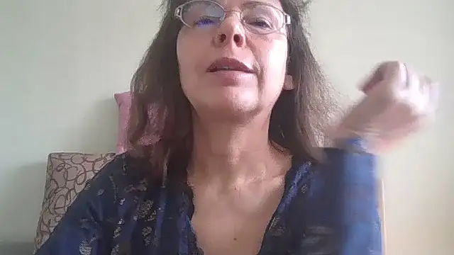 Snapshot of HollyJewel chatting on March 13, 2026, 9:25 am HollyJewel online show from March 13, 2026, 9:25 am