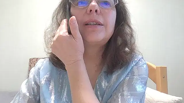 Snapshot of HollyJewel chatting on March 2, 2026, 1:40 pm HollyJewel online show from March 2, 2026, 1:40 pm