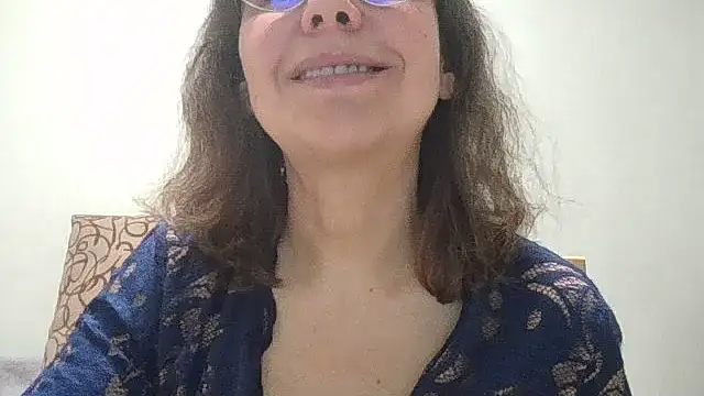 Snapshot of HollyJewel chatting on March 26, 2026, 5:22 pm HollyJewel online show from March 26, 2026, 5:22 pm