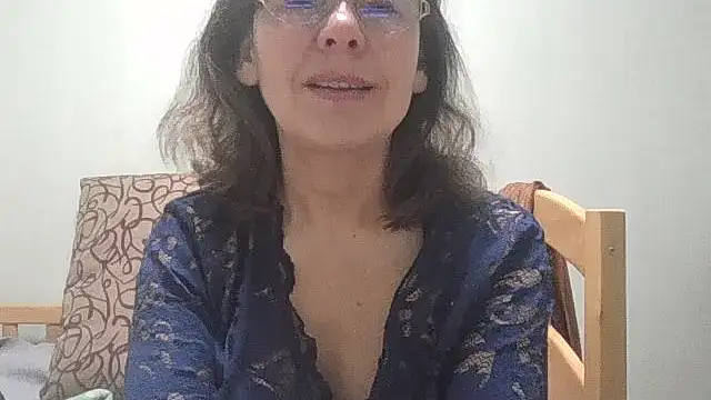 Snapshot of HollyJewel chatting on March 15, 2026, 7:32 pm HollyJewel online show from March 15, 2026, 7:32 pm