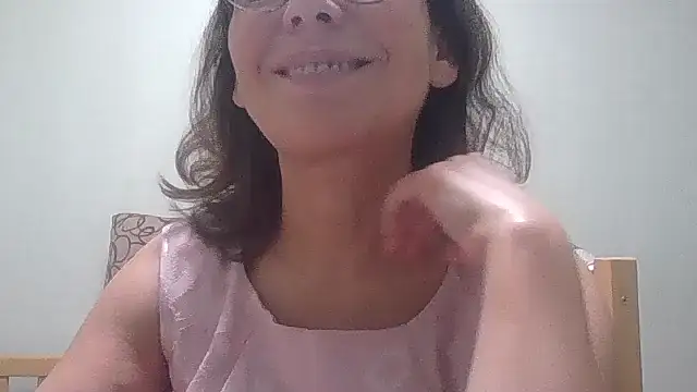 HollyJewel online show from October 31, 2025, 6:59 pm