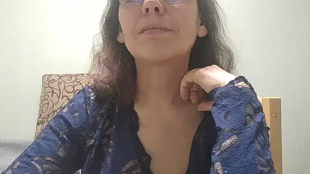 Snapshot of HollyJewel chatting on March 16, 2026, 4:32 pm HollyJewel online show from March 16, 2026, 4:32 pm