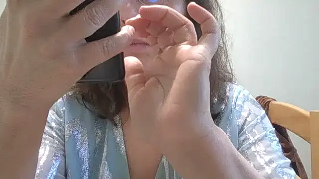 Snapshot of HollyJewel chatting on March 6, 2026, 2:01 pm HollyJewel online show from March 6, 2026, 2:01 pm