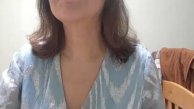 Snapshot of HollyJewel chatting on April 15, 2026, 7:58 pm HollyJewel online show from April 15, 2026, 7:58 pm