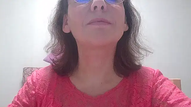 HollyJewel online show from November 7, 2025, 6:12 pm