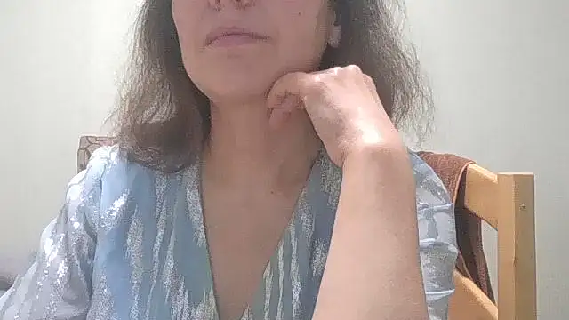 Snapshot of HollyJewel chatting on March 18, 2026, 5:25 pm HollyJewel online show from March 18, 2026, 5:25 pm