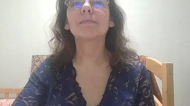 Snapshot of HollyJewel chatting on March 9, 2026, 4:43 pm HollyJewel online show from March 9, 2026, 4:43 pm