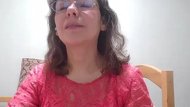 Snapshot of HollyJewel chatting on April 3, 2026, 4:46 pm HollyJewel online show from April 3, 2026, 4:46 pm