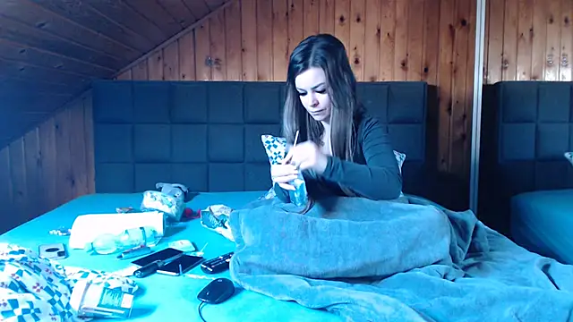 BoeseMoni1998 online show from March 16, 2025, 8:54 am