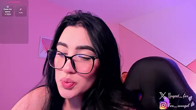 Snapshot of angeel_fox chatting on March 20, 2026, 3:29 am angeel fox online show from March 20, 2026, 3:29 am