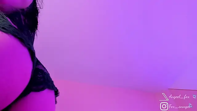 Snapshot of angeel_fox chatting on March 29, 2026, 12:23 am angeel fox online show from March 29, 2026, 12:23 am