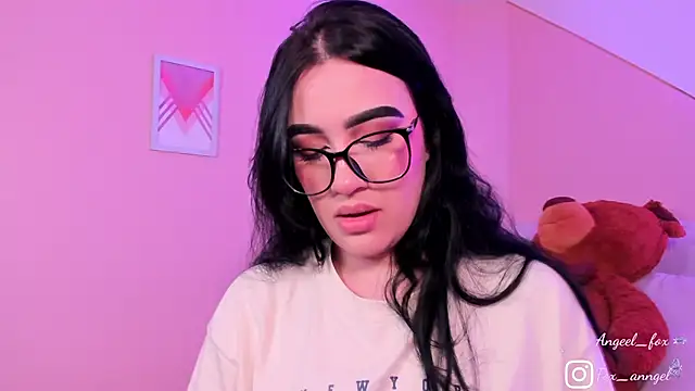 Snapshot of angeel_fox chatting on January 7, 2026, 2:38 am angeel fox online show from January 7, 2026, 2:38 am