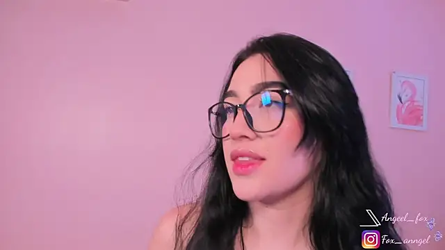 Snapshot of angeel_fox chatting on January 17, 2026, 3:32 am angeel fox online show from January 17, 2026, 3:32 am