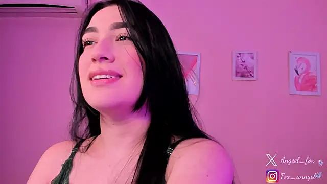 Snapshot of angeel_fox chatting on April 12, 2026, 4:43 pm angeel fox online show from April 12, 2026, 4:43 pm