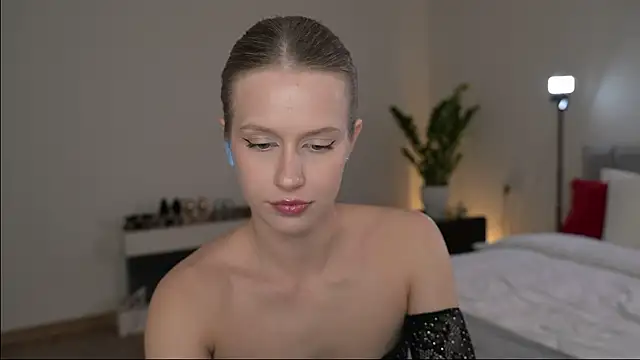 ella twinkl online show from May 2, 2026, 6:46 pm