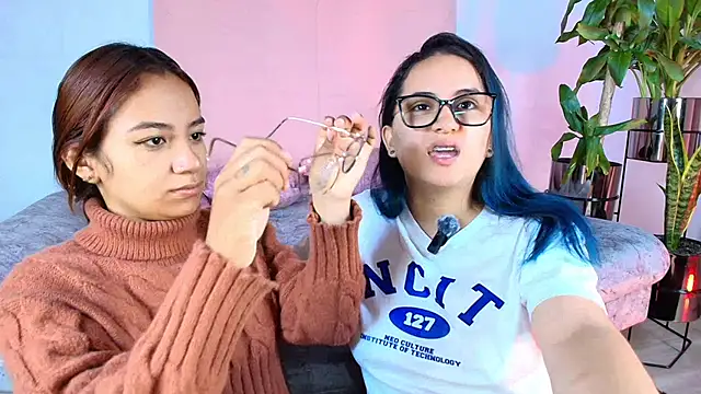 Jules n Gia online show from September 25, 2025, 10:32 am