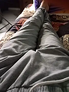 Snapshot of vamphunt130 chatting on March 6, 2025, 10:15 pm vamphunt130 online show from March 6, 2025, 10:15 pm