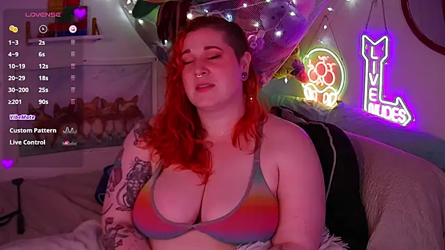 Snapshot of opalreigning chatting on April 8, 2026, 9:11 am opalreigning online show from April 8, 2026, 9:11 am