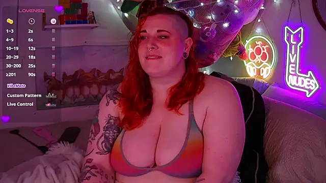 Snapshot of opalreigning chatting on April 10, 2026, 8:32 am opalreigning online show from April 10, 2026, 8:32 am