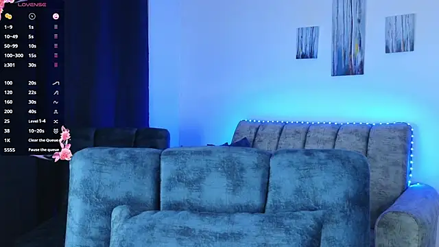 Snapshot of ZaraDames_ chatting on October 18, 2025, 2:24 am ZaraDames online show from October 18, 2025, 2:24 am