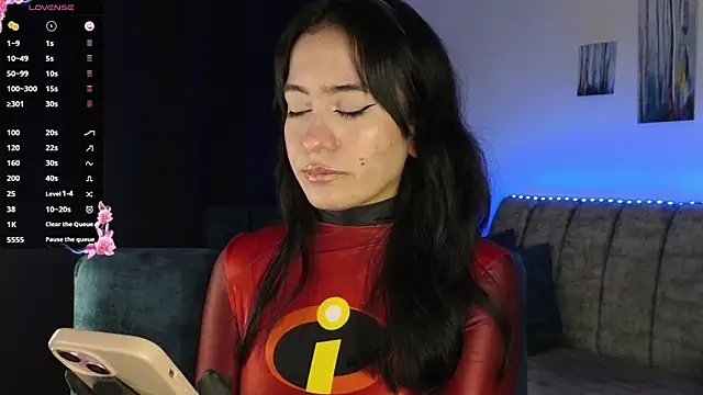 Snapshot of ZaraDames_ chatting on November 15, 2025, 2:26 am ZaraDames online show from November 15, 2025, 2:26 am