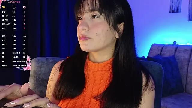 Snapshot of ZaraDames_ chatting on September 10, 2025, 2:21 am ZaraDames online show from September 10, 2025, 2:21 am