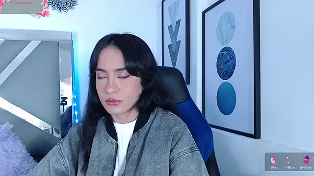 Snapshot of ZaraDames_ chatting on March 8, 2025, 5:17 am ZaraDames online show from March 8, 2025, 5:17 am